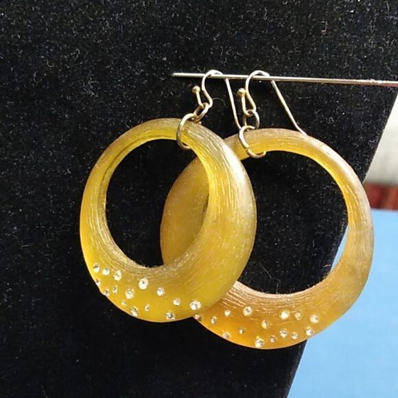 Golden Lucite Circle w/ clear Crystals Pierced Earrings Cottagecore - Picture 1 of 7